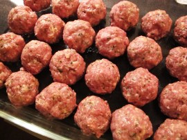 IMG_0811_uncookedmeatballs
